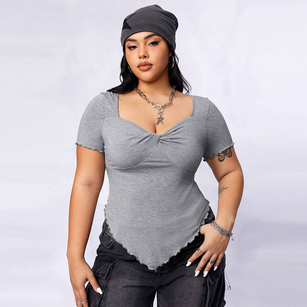 Plus Size Damenkleidung, quadratischer Kragen, Abnehmen, unregelmäßiges, asymmetrisches Strick-T-Shirt mit kurzen Ärmeln