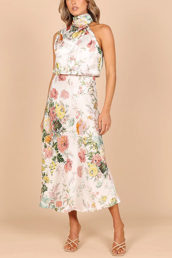 Ärmelloses Neckholder-Kleid aus Satin mit Print für reife, elegante Damen