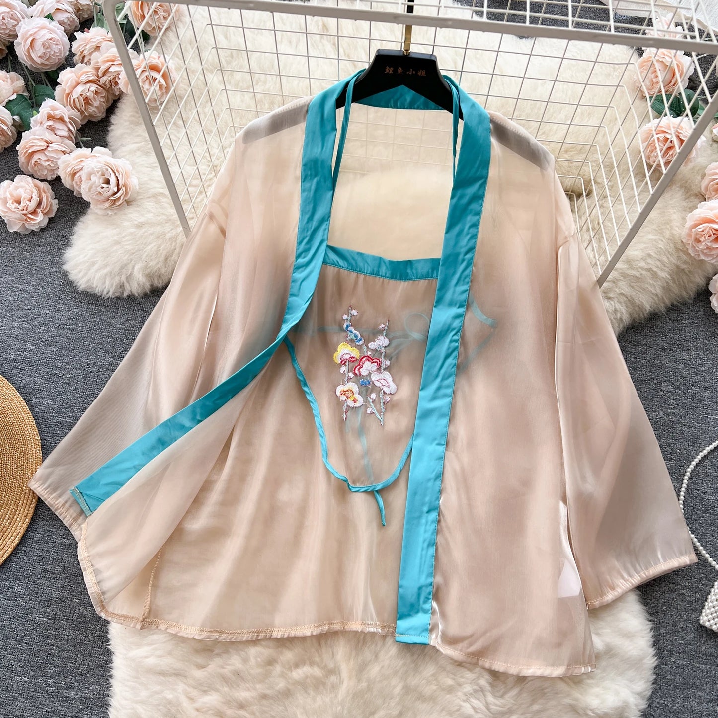 Vintage Stickerei Sexy Nacht Anzüge Weibliche Lose Blumen Camis + Mini Rock + Tangas Chinesischen Stil Cosplay Sheer Nachtwäsche Wanita