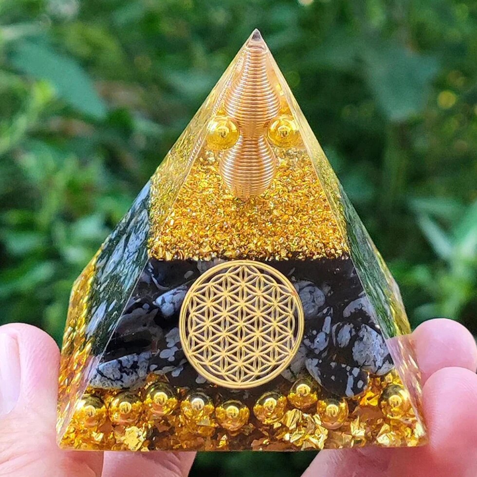 Piedra natural cristal de amatista Generador de energía Pirámide de orgón para protección de energía electrónica Meditación curativa chakra de cristal de orgonita