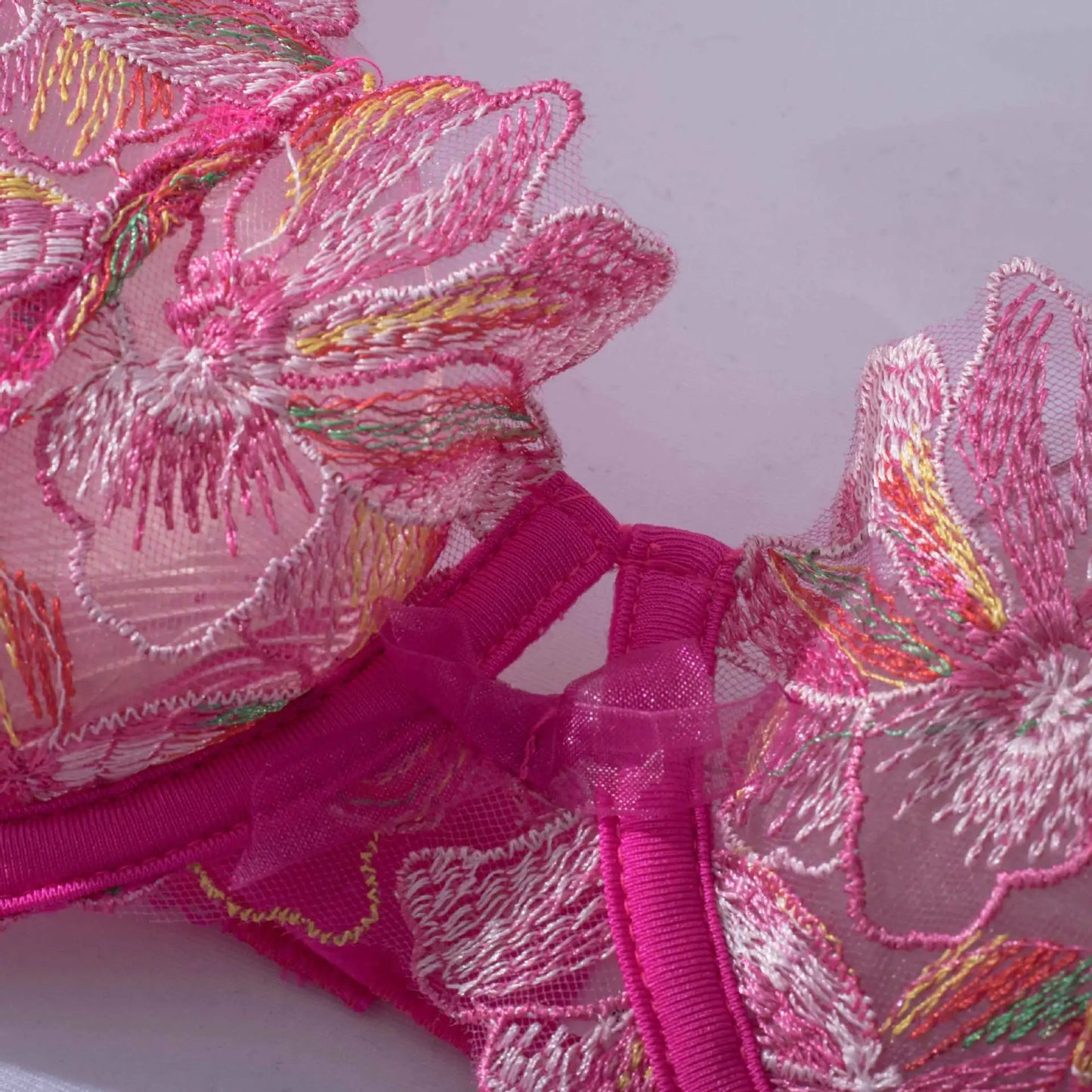 Ausgefallene rosa Dessous mit Blumenstickerei, sexy Tangas, Strumpfhalter-BH-Anzug, 3-teilig, zarte Luxus-Spitze, schöne Unterwäsche