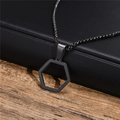 KOTiK Punk Vintage Hohle Sechseck Halsketten für Männer Frauen Schwarz Edelstahl Geometrische Anhänger Kragen Schmuck