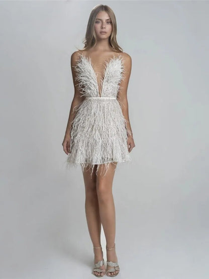 Mini vestido blanco de plumas sin tirantes con escote en V profundo para mujer, Vestidos cortos ajustados sexis sin mangas con espalda descubierta, bata de fiesta a la moda para mujer