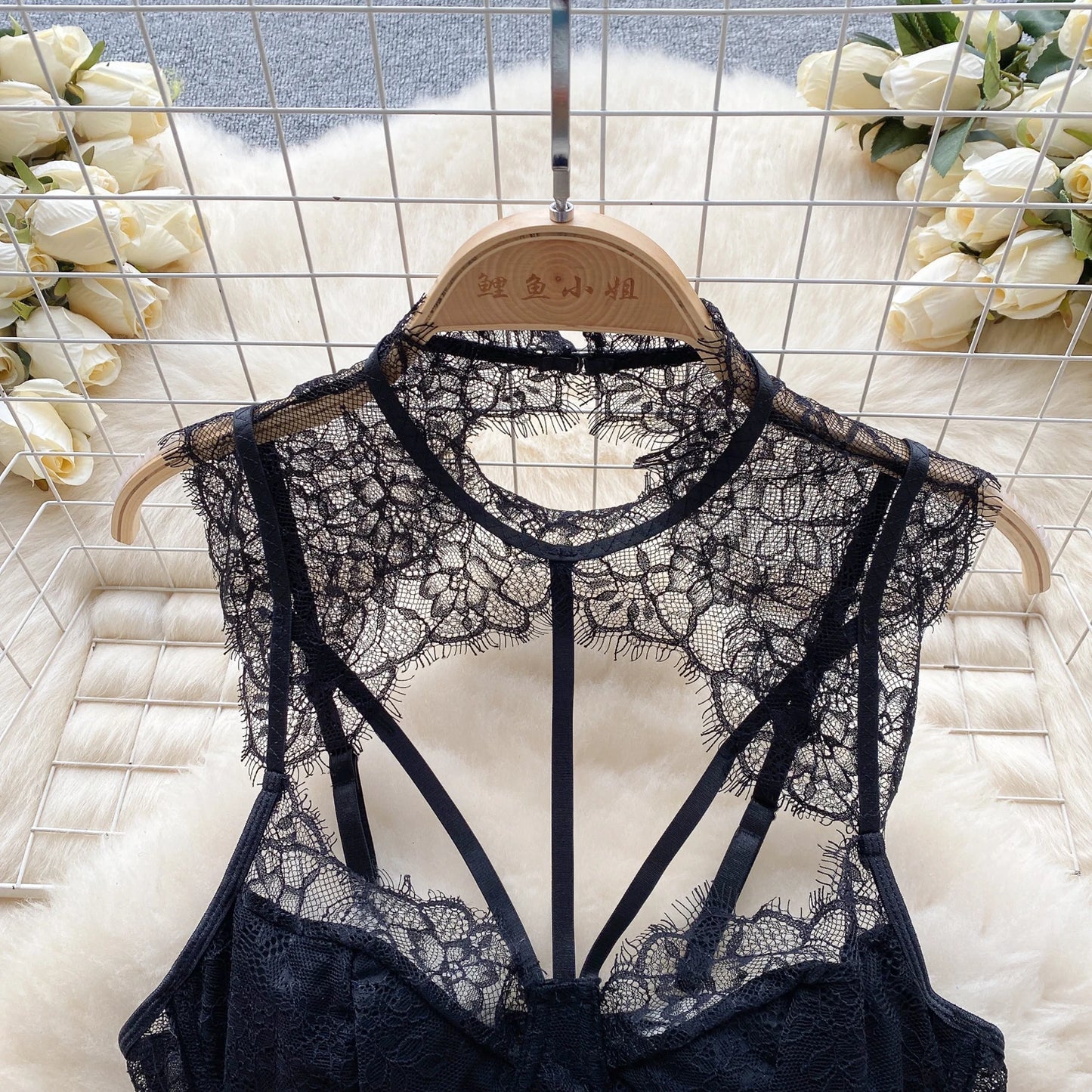 Fashion Mesh Lace Bodysuits Hook Flower Hollow Transparent Backless Slim Sexy Rompers Women Sheer Sensual Playsuits Wanita