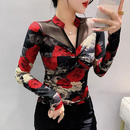 New 2023 Autumn European Clothes Mesh T-Shirt Fashion Sexy Sheer V-Neck Red Rose Print Women Top Long Sleeve Pleated Casual Tees