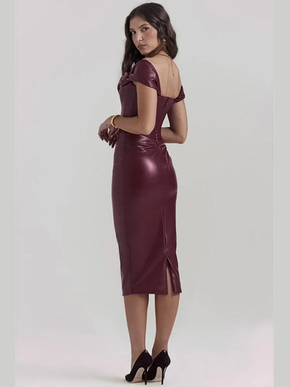 Mozision Weinrotes, trägerloses, rückenfreies PU-Leder-Midikleid für Damen, schulterfreies, ärmelloses, figurbetontes Club-Party-langes Kleid