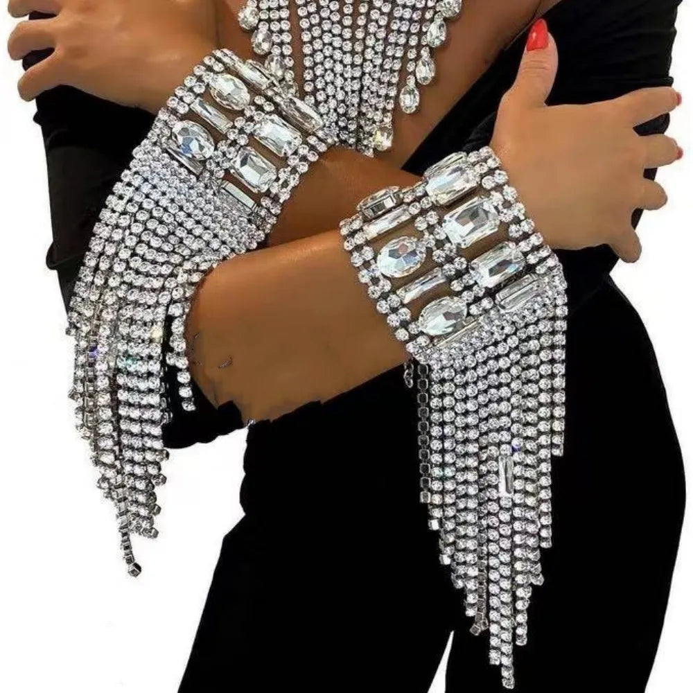 Wunderschönes Strass-Handarmband mit langen Fransen, Hochzeitsschmuck für Frauen, Kristall-Charm, rechteckiges Armband, Armreif, Geschenk