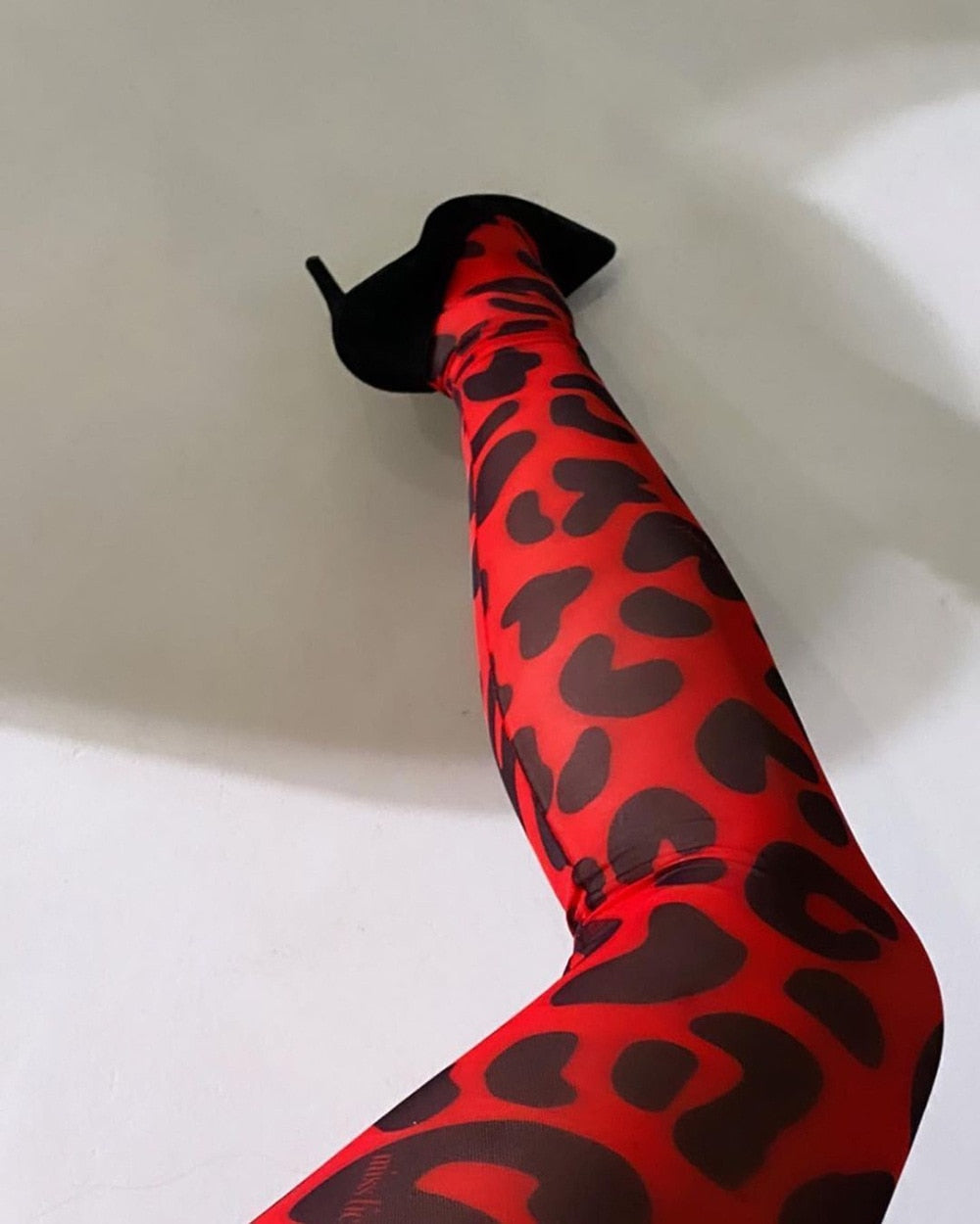 Lencería fina de leopardo con medias, ropa interior Sexy para mujer, vídeo corporal, sujetador de encaje de lujo, tangas íntimas