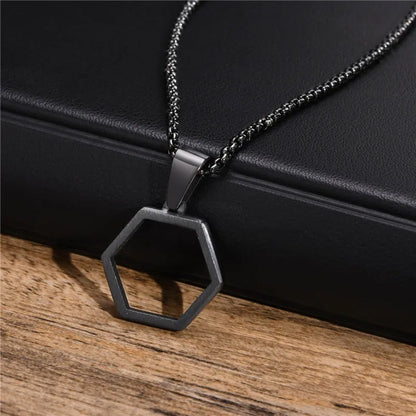 KOTiK Punk Vintage Hohle Sechseck Halsketten für Männer Frauen Schwarz Edelstahl Geometrische Anhänger Kragen Schmuck