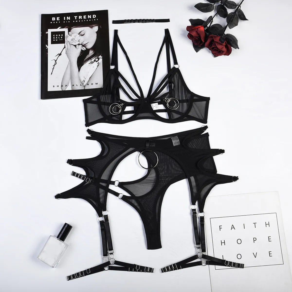 Sinnliche Dessous Sexy Cut-Out-BH-Set Frau 4-teilige Slip-Sets Spitzenunterwäsche Strumpfbänder Kostüme