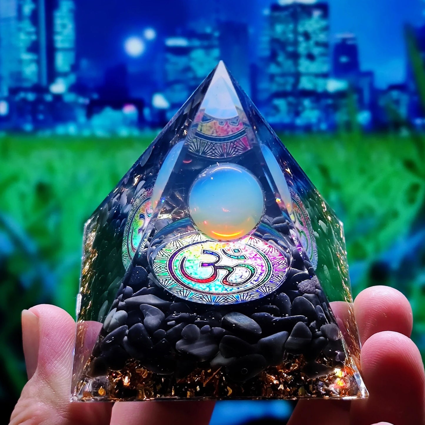 Piedra natural cristal de amatista Generador de energía Pirámide de orgón para protección de energía electrónica Meditación curativa chakra de cristal de orgonita