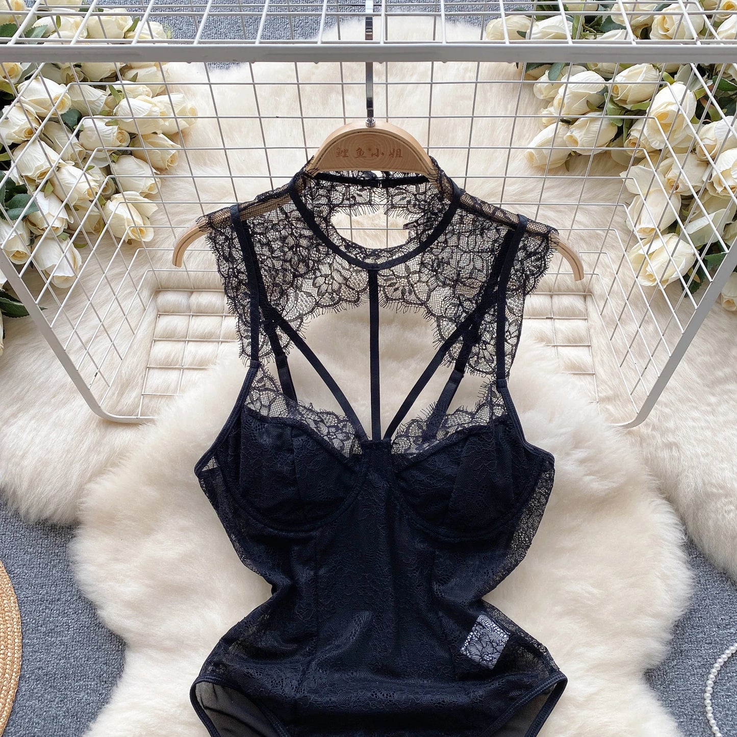 Fashion Mesh Lace Bodysuits Hook Flower Hollow Transparent Backless Slim Sexy Rompers Women Sheer Sensual Playsuits Wanita