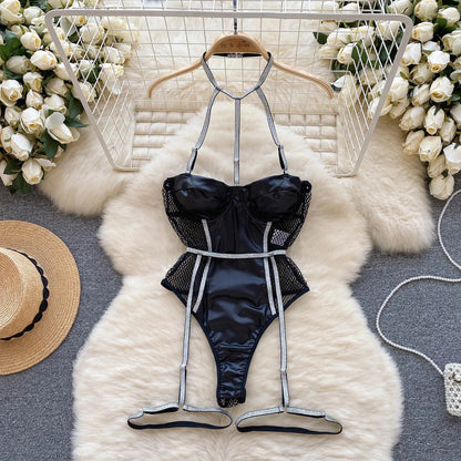 PU Leather Sexy Bodysuits Halter Splice Mesh Open Crotch Backless Garter Playsuits 2023 Women Hollow Out Slim Romper Wanita