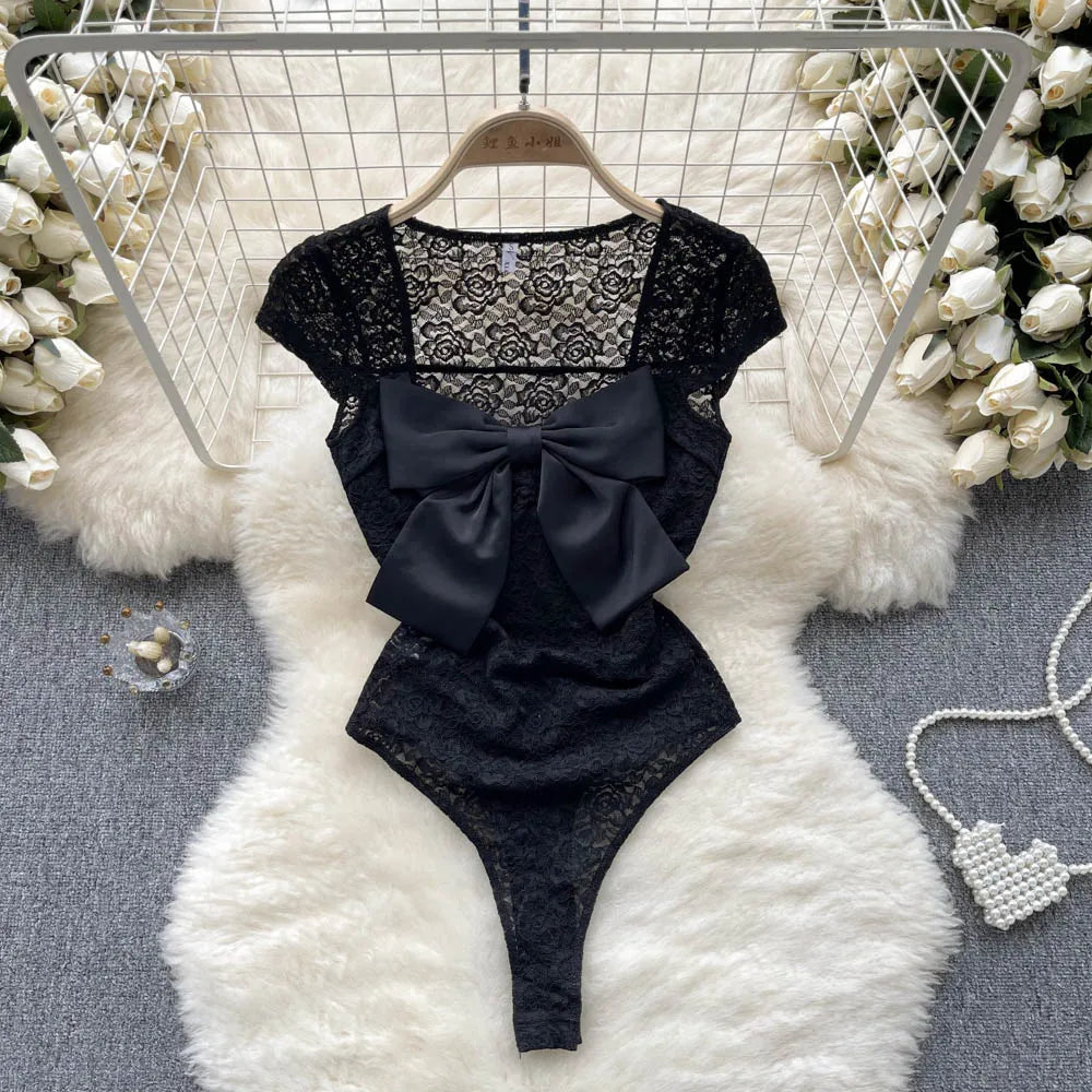 2023 frauen Sheer Spitze Playsuits Squre Neck Kurze Ärmel Bogen Hotsweet Schlank Strampler Mode Koreanische Sexy Strand Bodys Wanita