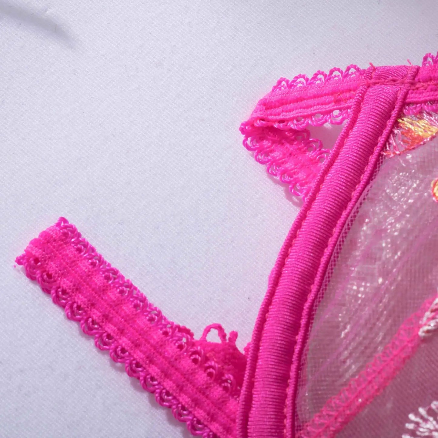 Fancy Pink Lingerie Floral Embroidery Sexy Thongs Garter Bra Suit 3-Pieces Delicate Luxury Lace Beautiful Underwear