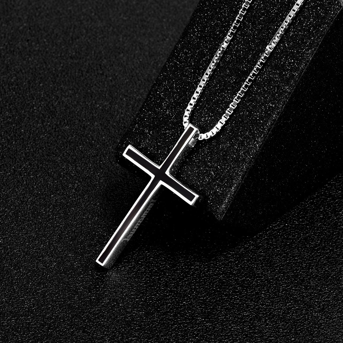 Collar de cruz clásico de plata de ley 925 con colgante de cruz negra para hombre