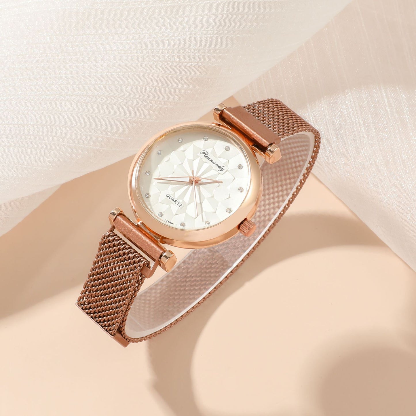Reloj de pulsera de cuarzo con caja de regalo de cinco piezas para mujer