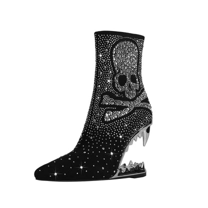 Botines con calavera y tacón perfilado con diente de tigre y diamantes de imitación en punta puntiaguda