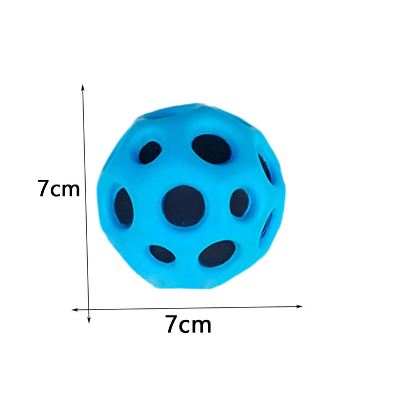 Lochball, weicher Hüpfball, Anti-Fall-Mondform, poröser Hüpfball, Kinder-Spielzeug für drinnen und draußen, ergonomisches Design