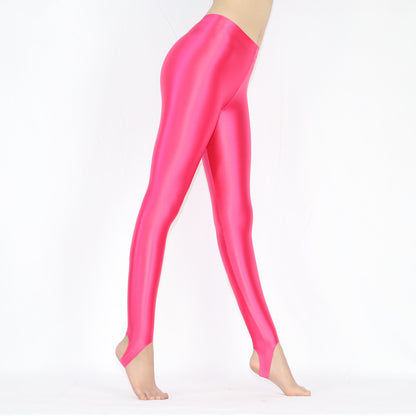 Glänzende seidige elastische Leggings für Damen im Frühling und Herbst, die Yoga-Bodybuilding-Hosen formen. Glänzende Leggings