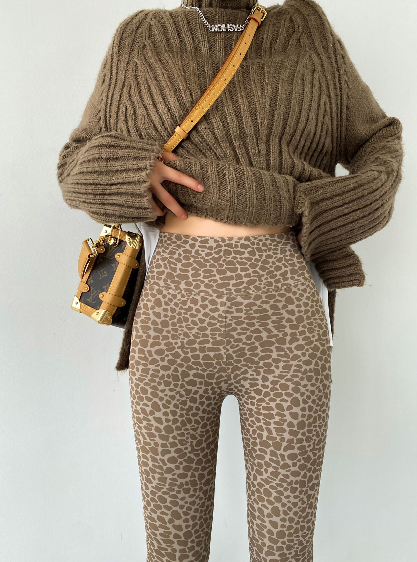 Leggings de ante y felpa con estampado de leopardo de nueve puntos