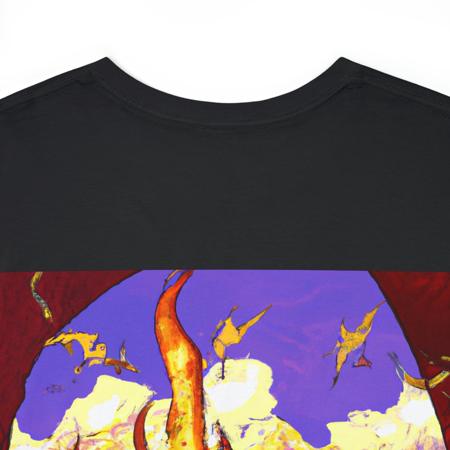 „Ein schlummernder Drache in höllischer Umarmung“ – Das Alien-T-Shirt