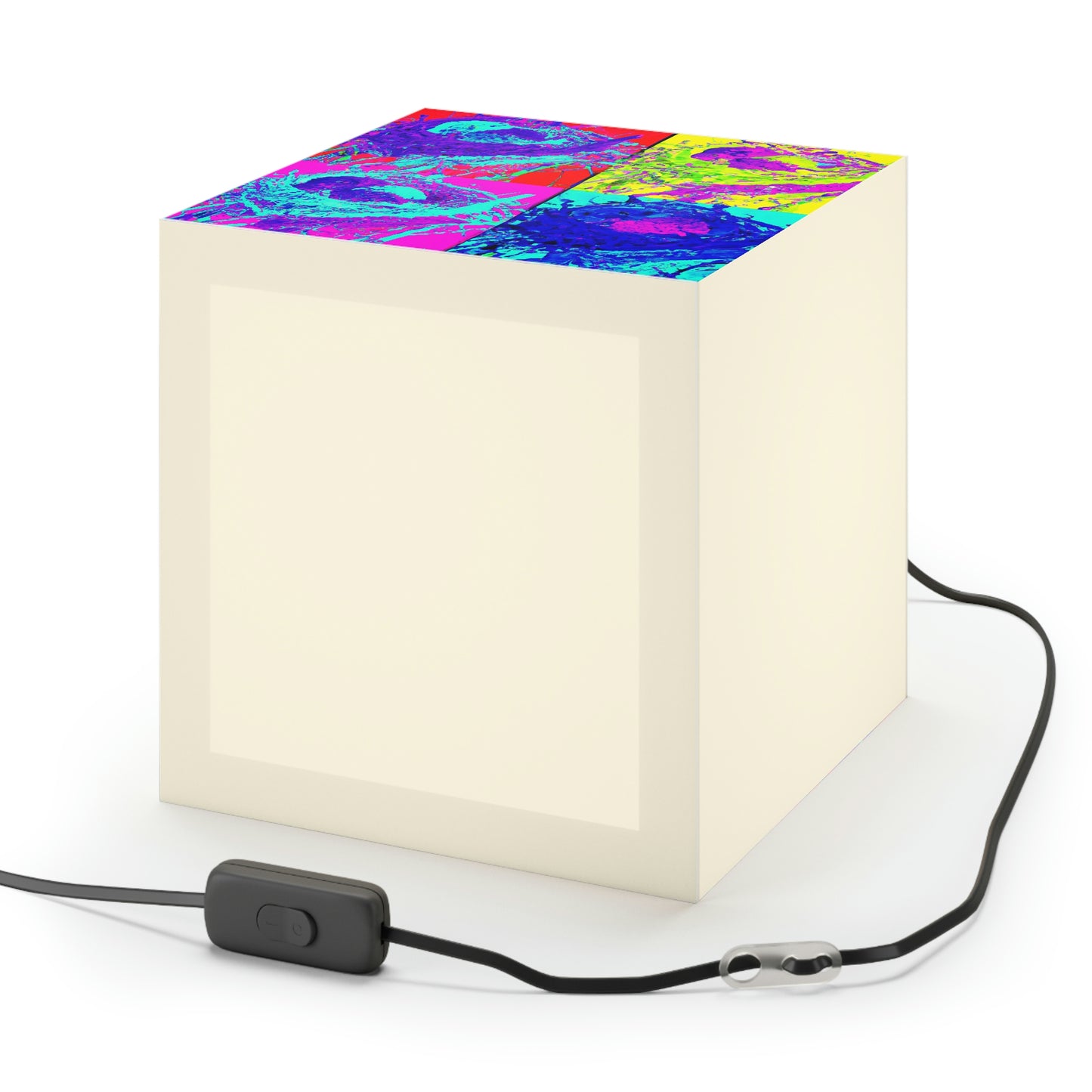 "Ein Regenbogen aus gefiederten Freunden" - Die Alien Light Cube Lampe