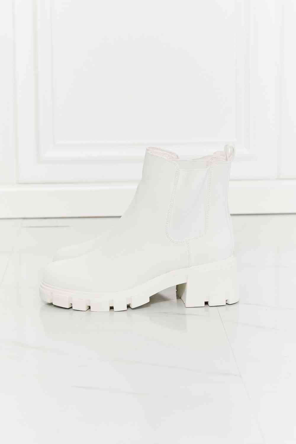 Botas Chelsea blancas con suela dentada mate Work For It de MMShoes