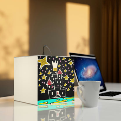 „Heaven's Glittering Palace“ – Die Alien Light Cube Lampe