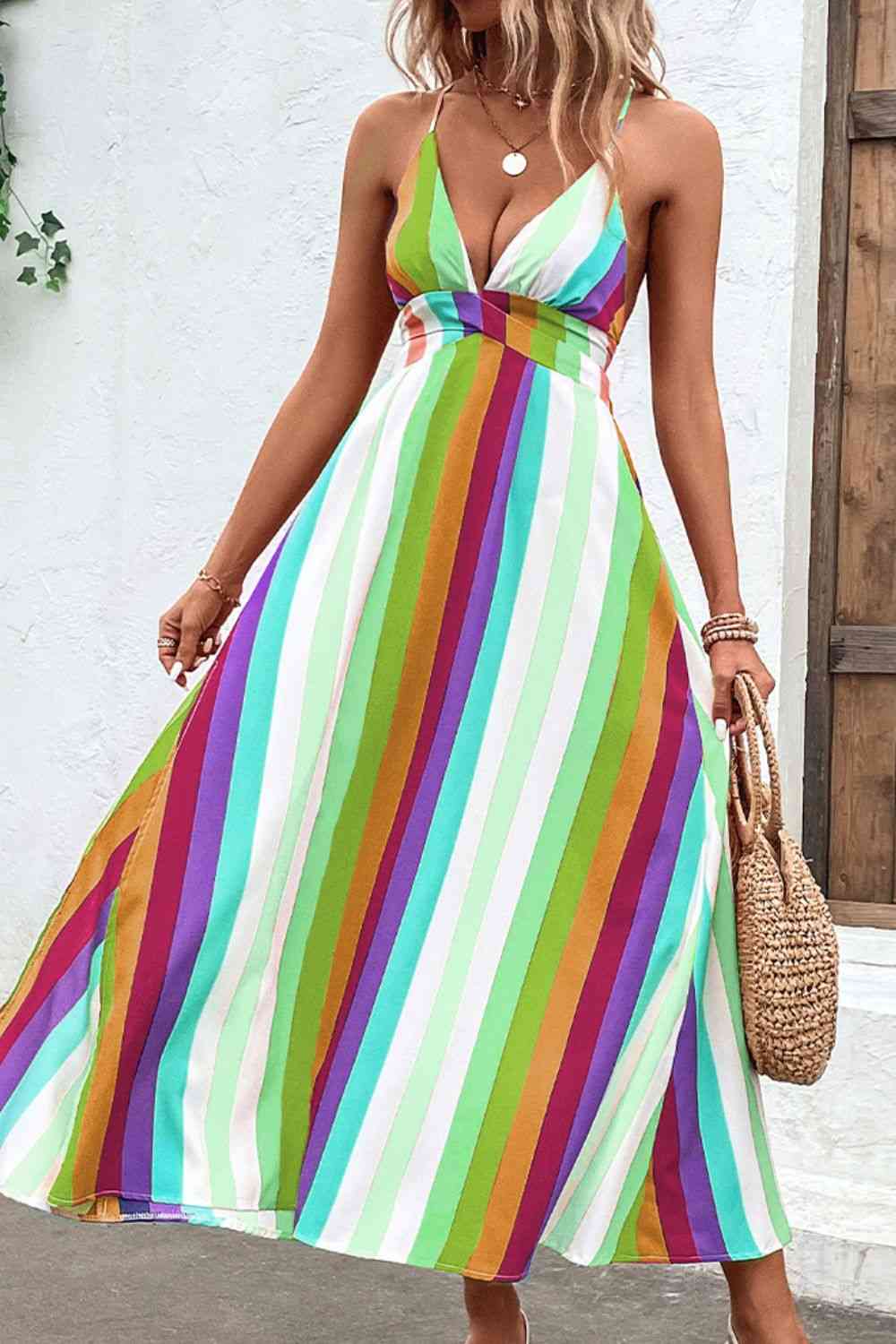 Vestido sin espalda cruzado a rayas multicolores