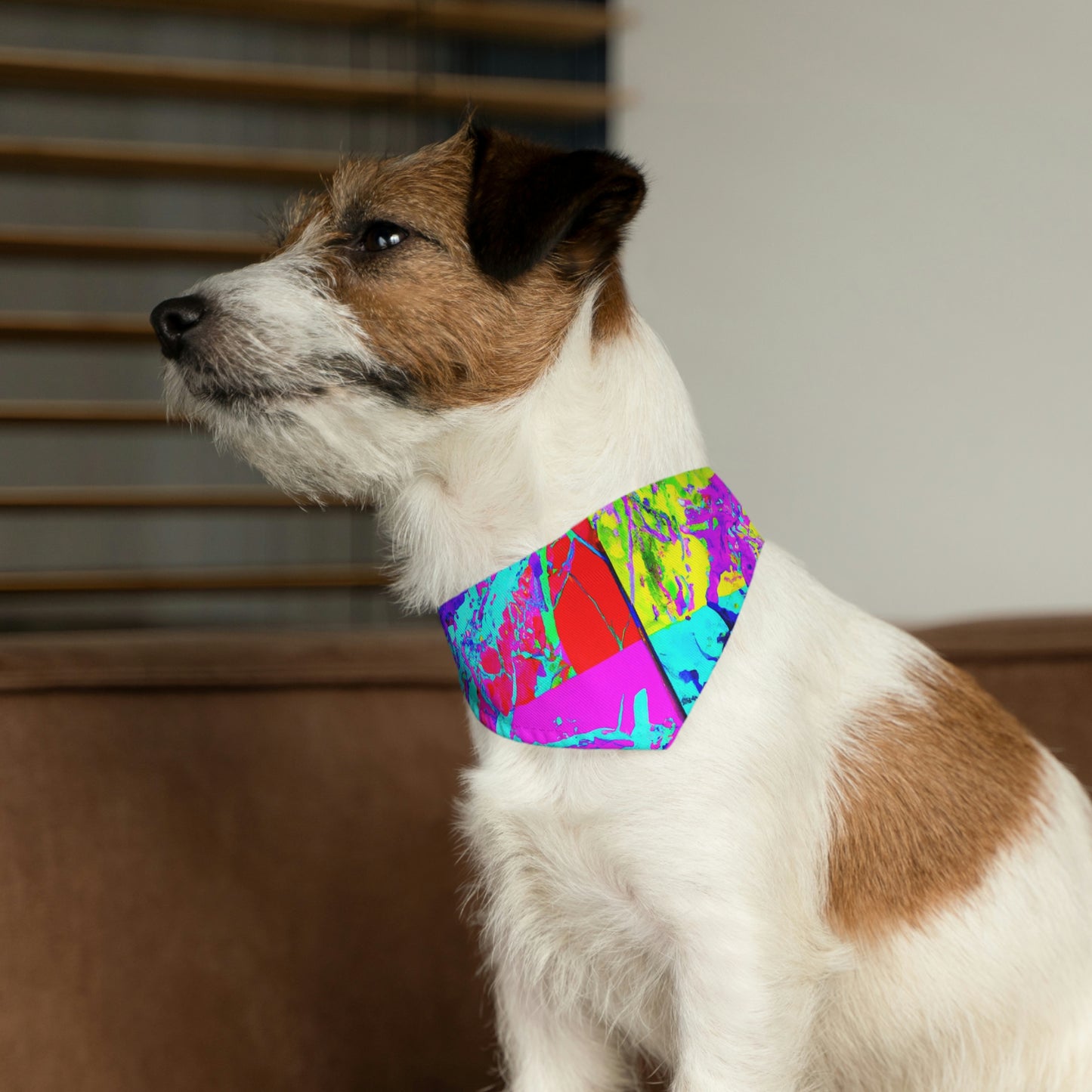 "Ein Regenbogen aus gefiederten Freunden" - Das Alien Pet Bandana Halsband