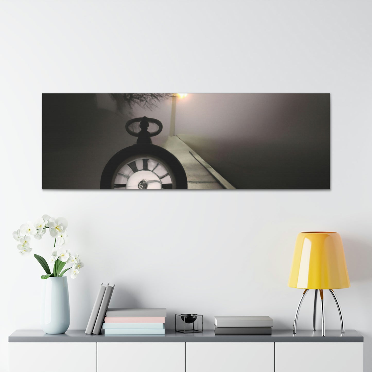 "El reloj solitario en Foggy Lane" - The Alien Canva