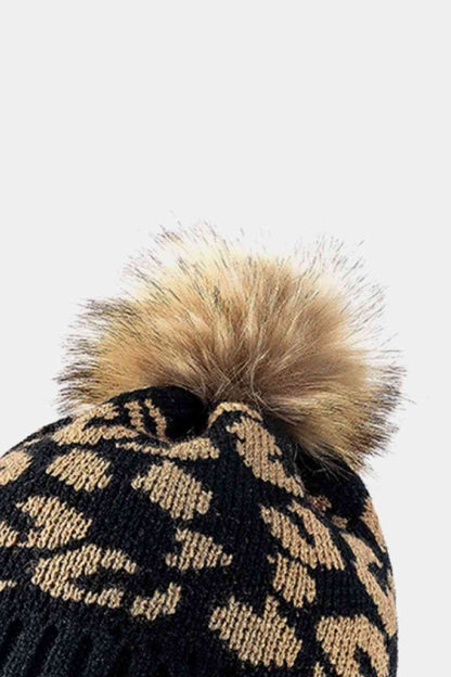 Mütze mit Leoparden-Pom-Pom-Bündchen