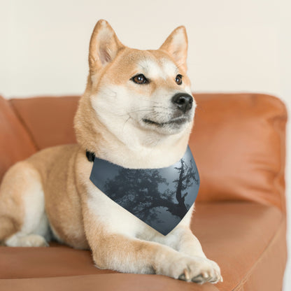 "Un centinela que brilla en la niebla" - El collar de bandana para mascota alienígena #nft