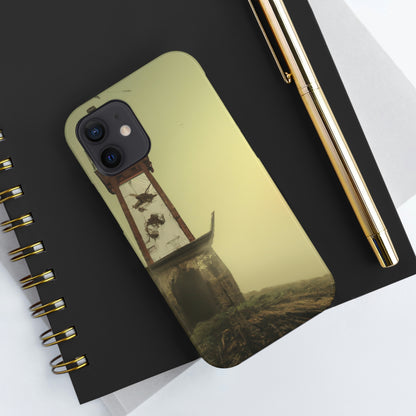 "Gespenstisches Leuchtfeuer im Nebel" - Die Alien Tough Phone Cases