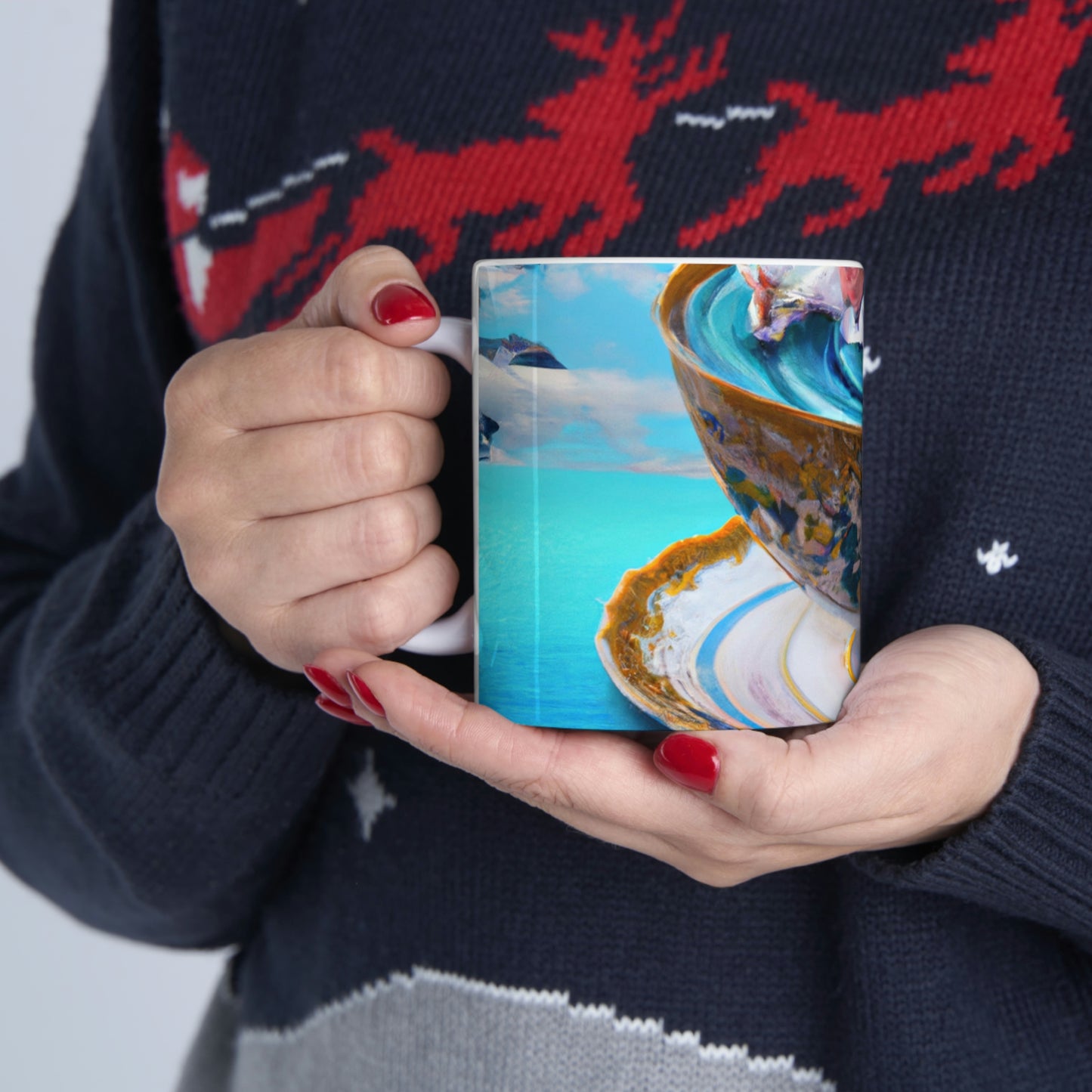 "Adrift in a China Cup: The Story of a Lost Child's Oceanic Adventure" - The Alien Taza de cerámica 11 oz