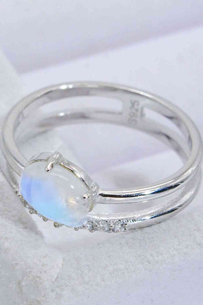 Anillo de doble capa con piedra lunar natural y circonitas