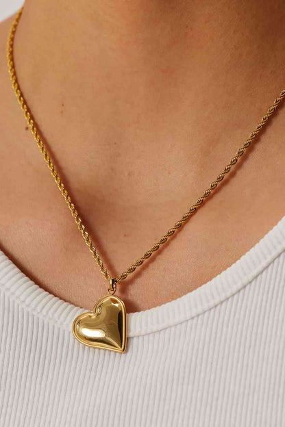 Collar de cobre con colgante de corazón