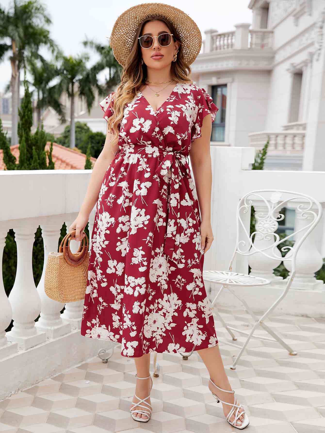 Vestido midi con cuello sobrepelliz y cintura con lazo floral de talla grande