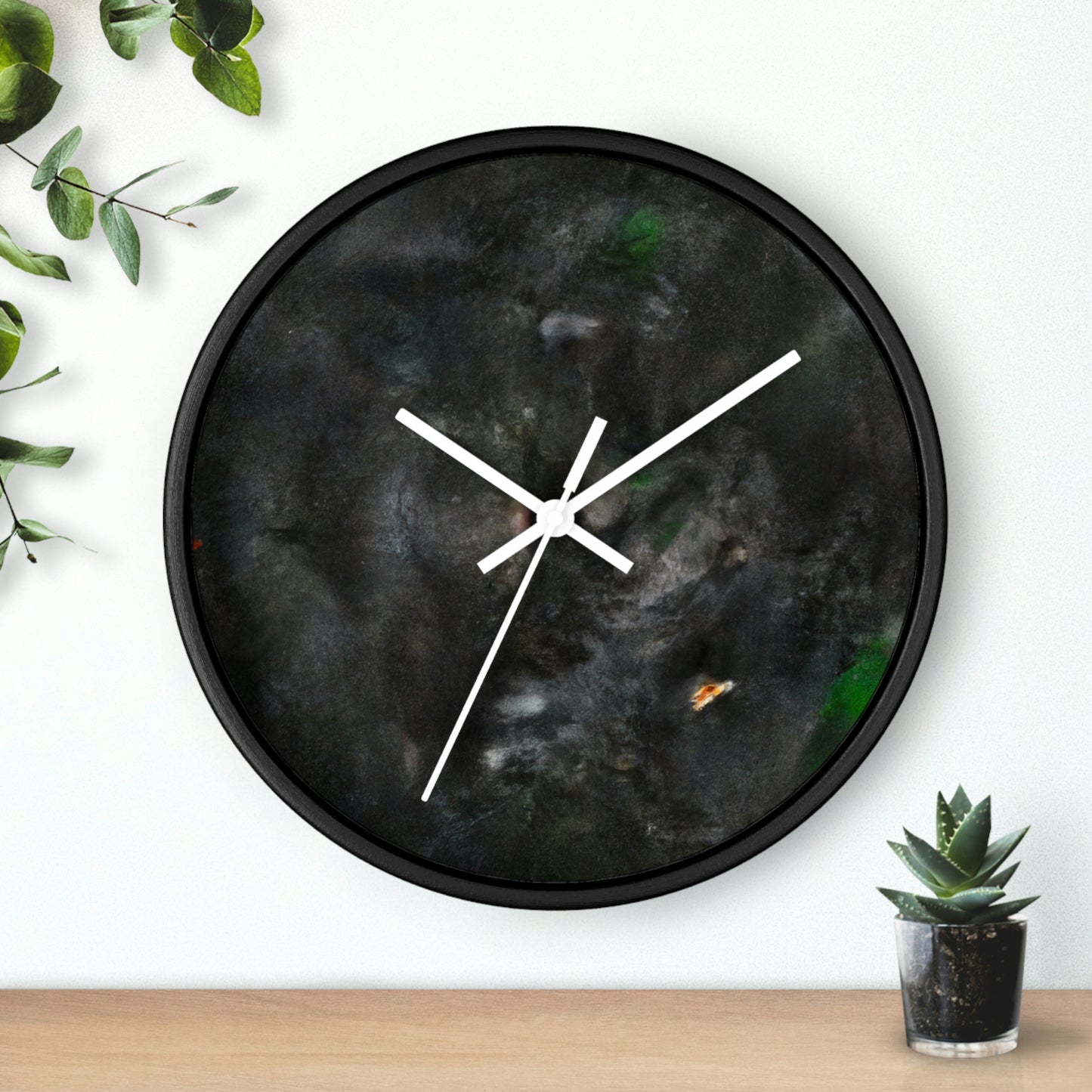 "Un parpadeo solitario en la oscuridad" - El reloj de pared alienígena