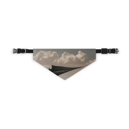 "A Warrior's Last Stand: The Battle Against the Metal Dragon" - Das Alien Pet Bandana Halsband