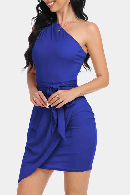 Ärmelloses One-Shoulder-Kleid zum Binden vorn