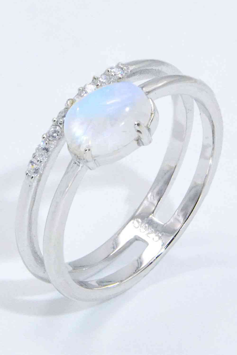 Anillo de doble capa con piedra lunar natural y circonitas