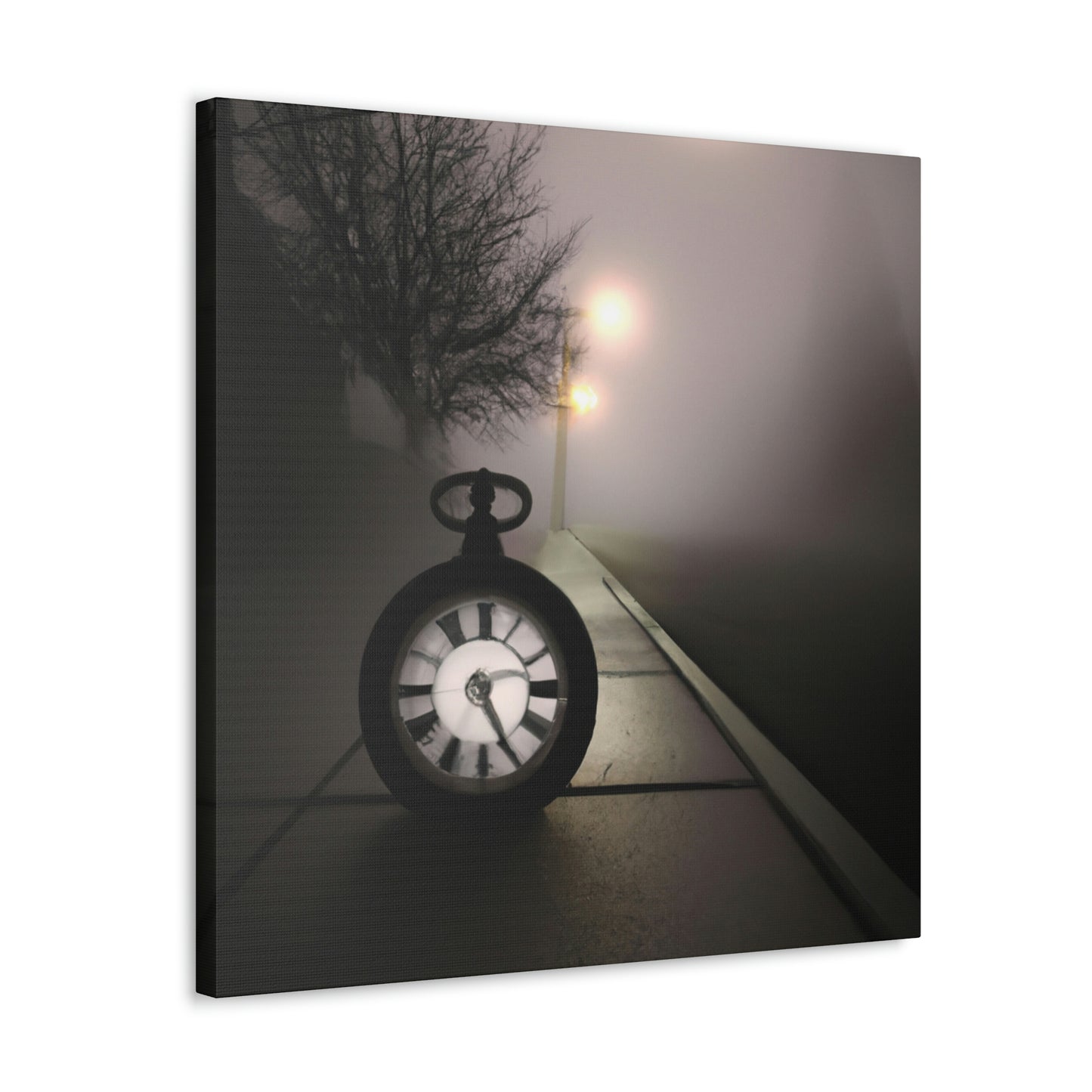 "El reloj solitario en Foggy Lane" - The Alien Canva