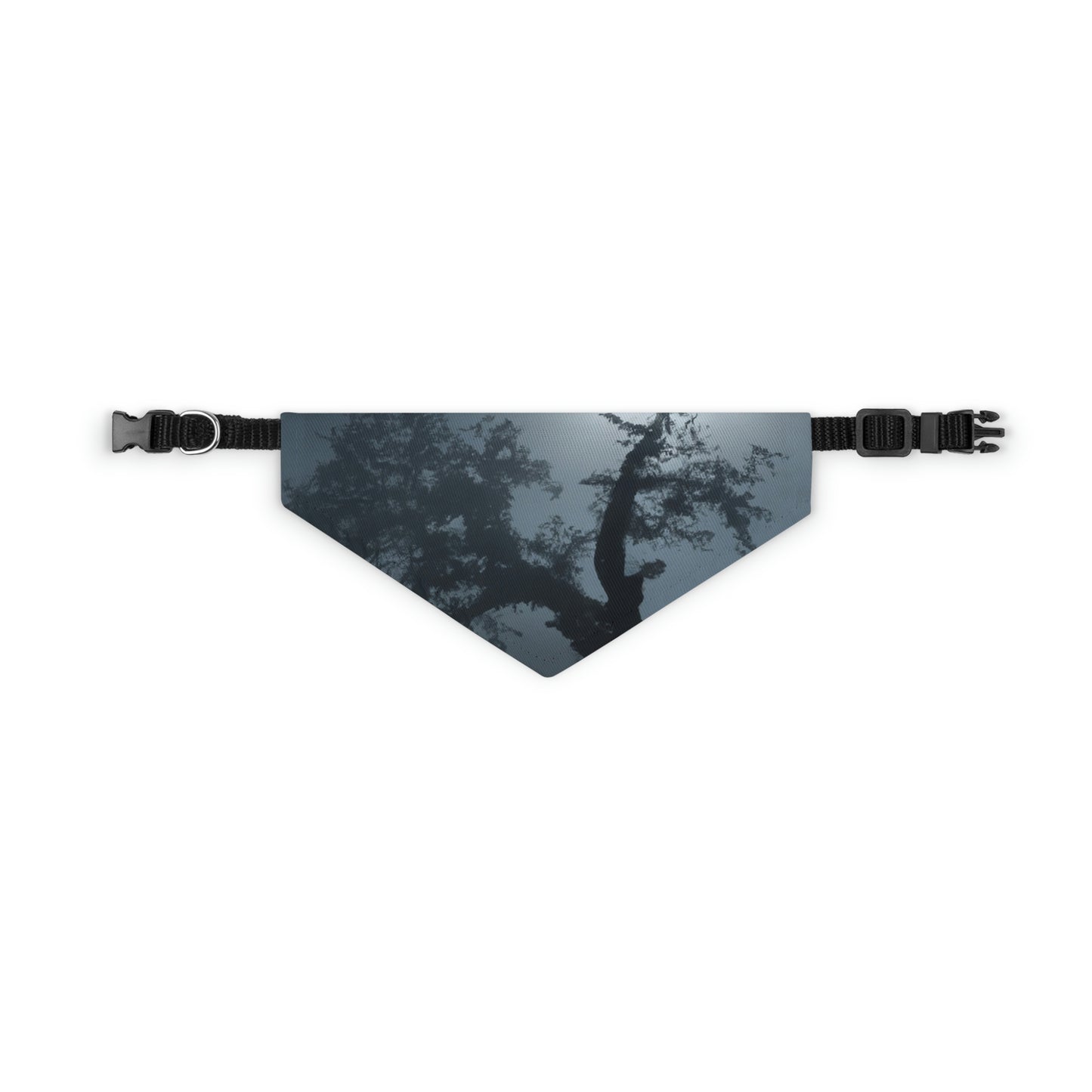 "Ein leuchtender Wächter im Nebel" - Das Alien Pet Bandana Halsband #nft