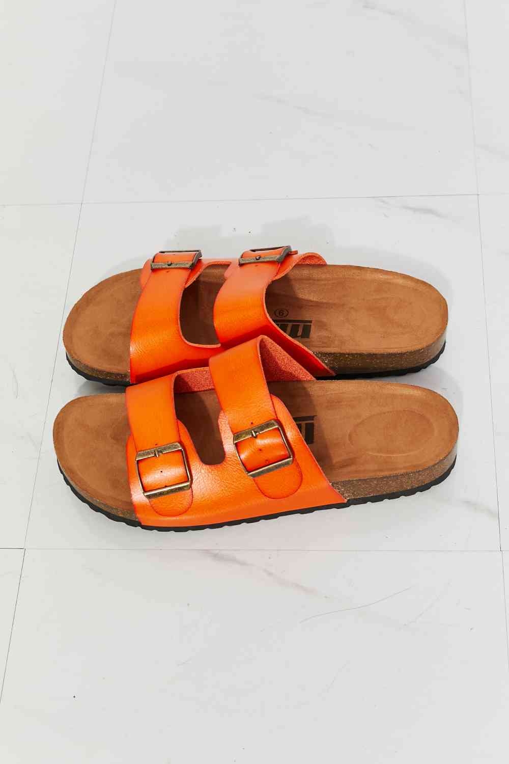 MMShoes Feeling Alive Slide-Sandalen mit doppeltem Band in Orange