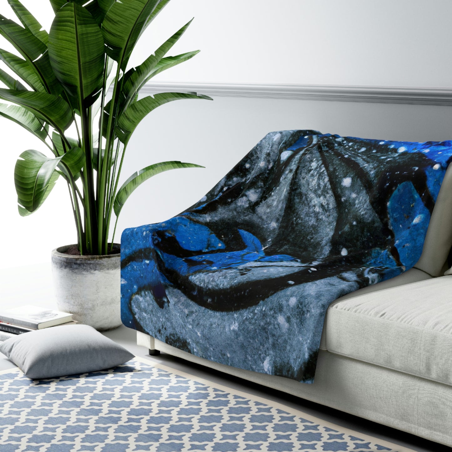 "Frosted Moonlight Dragon" - The Alien Sherpa Fleece Blanket