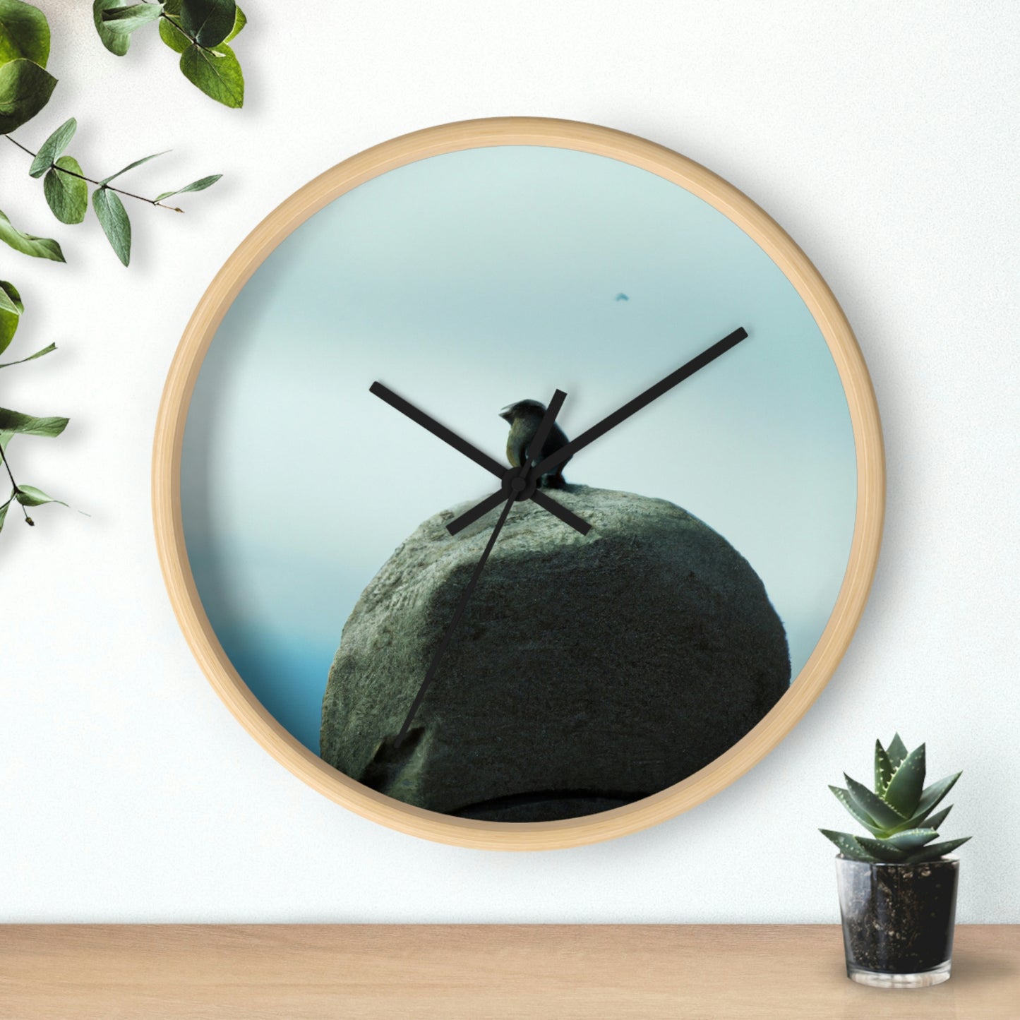 "Una envergadura por encima de la historia" - El reloj de pared alienígena