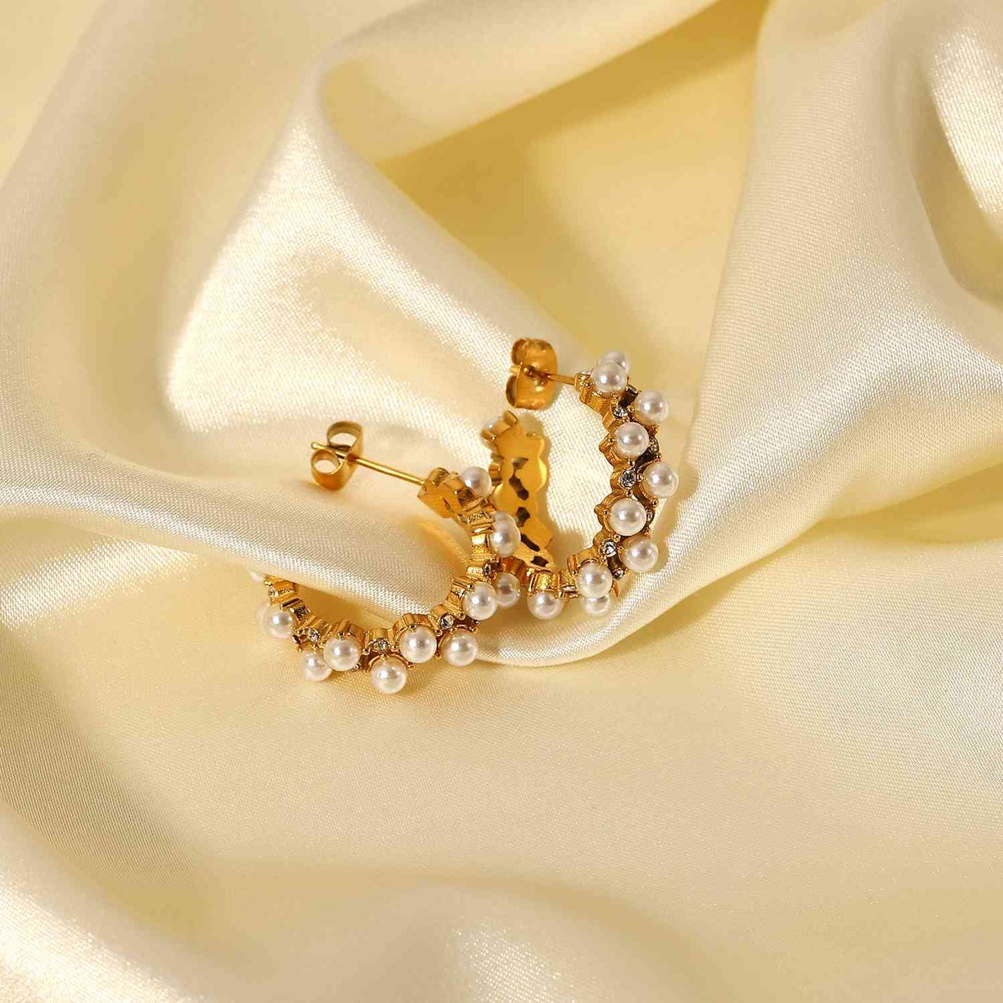 Pendientes de aro en forma de C con diamantes de imitación y perlas