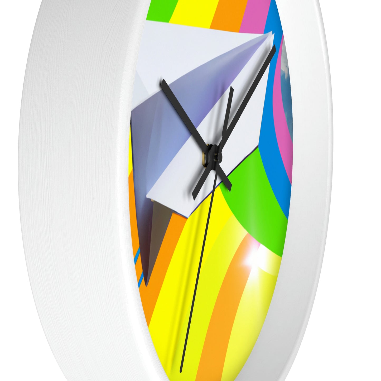 „A Flight of Color“ – Die Alien-Wanduhr